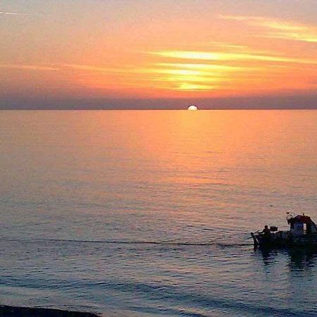 Blue Coral Beach Villas Paphos Bagian luar foto
