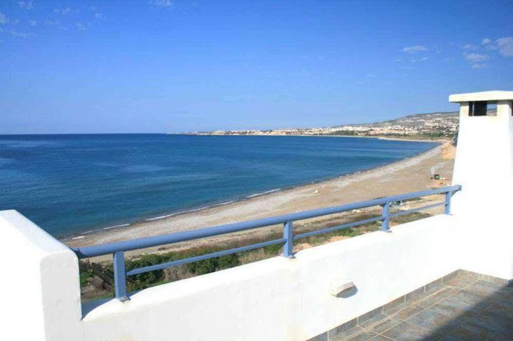 Blue Coral Beach Villas Paphos Bagian luar foto