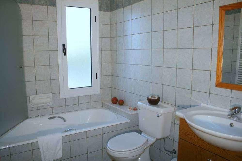 Blue Coral Beach Villas Paphos Bagian luar foto