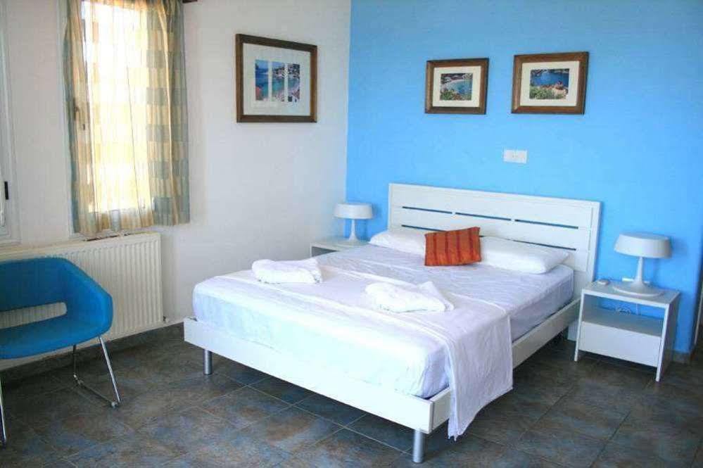 Blue Coral Beach Villas Paphos Bagian luar foto