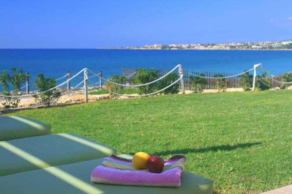 Blue Coral Beach Villas Paphos Bagian luar foto