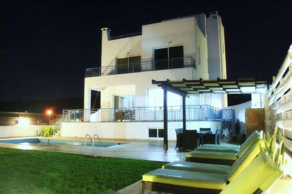 Blue Coral Beach Villas Paphos Bagian luar foto